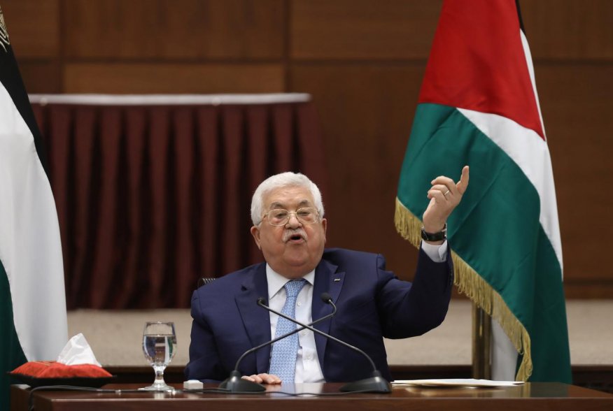 Palestinian President Mahmoud Abbas speaks during a leadership meeting in Ramallah, in the Israeli-occupied West Bank May 19, 2020. Alaa Badarneh/Pool via REUTERS